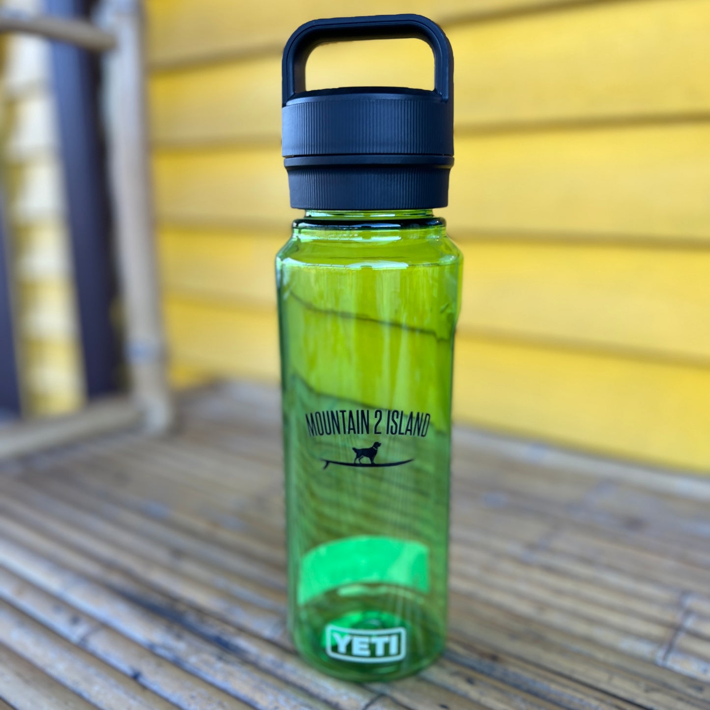 Mountain 2 Island 34oz Yeti Yonder Water Bottle