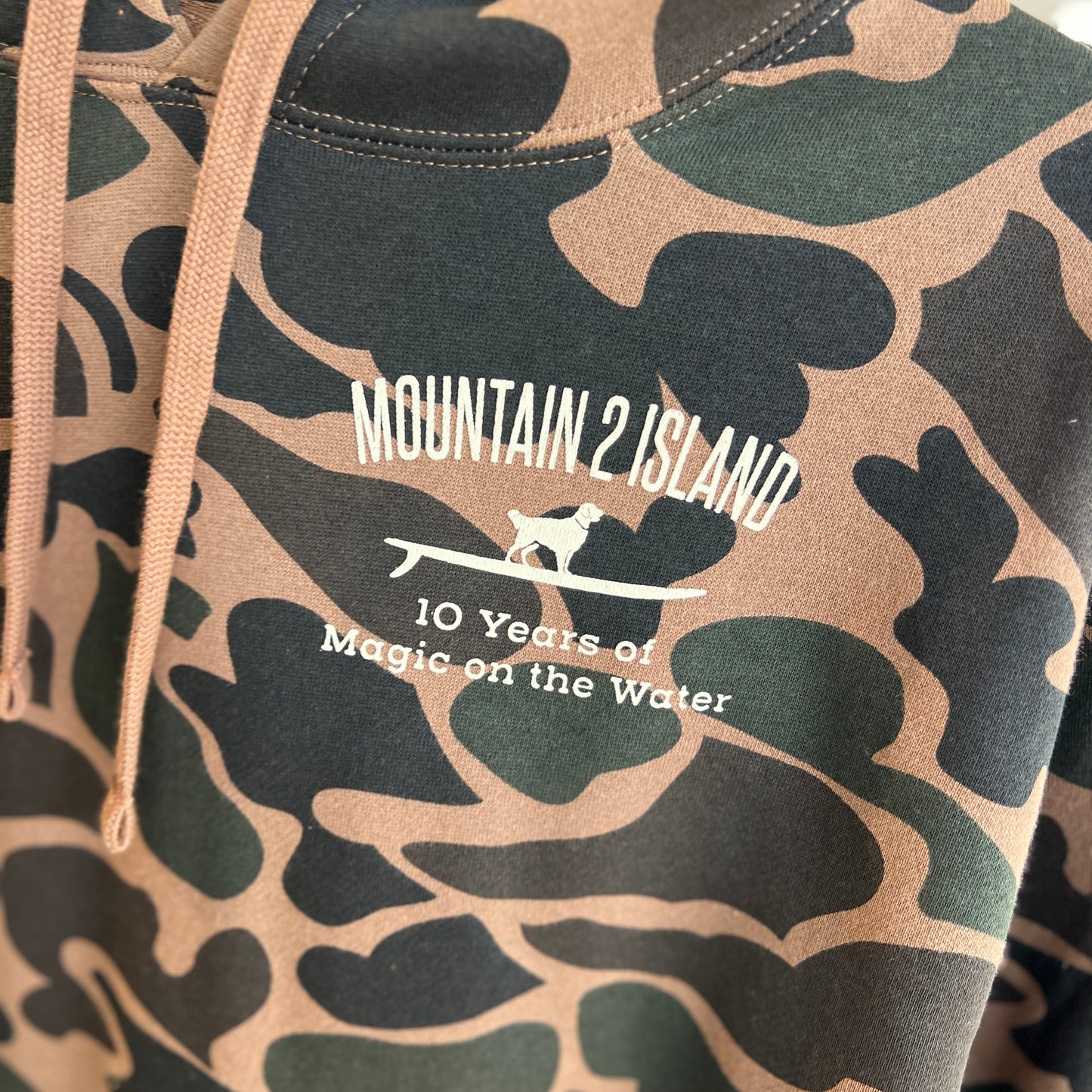 Mountain 2 Island Hoodie Camo